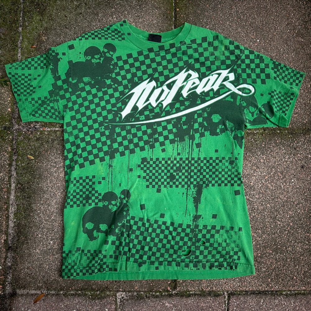 VTG Y2K No Fear Thrashed Graphic T-Shirt Green Skulls Checkered Distressed Mens
